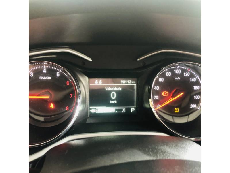CHEVROLET - ONIX - 2019/2020 - Vermelha - R$ 72.800,00