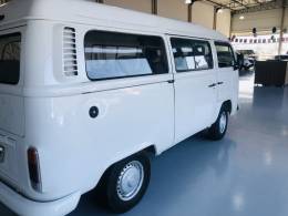 VOLKSWAGEN - KOMBI - 2010/2011 - Branca - R$ 45.800,00