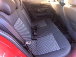 VOLKSWAGEN - GOL - 2014/2015 - Vermelha - R$ 42.800,00