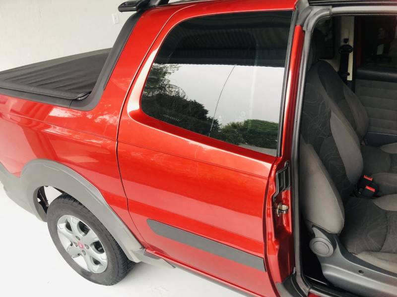 FIAT - STRADA - 2015/2016 - Vermelha - R$ 69.800,00