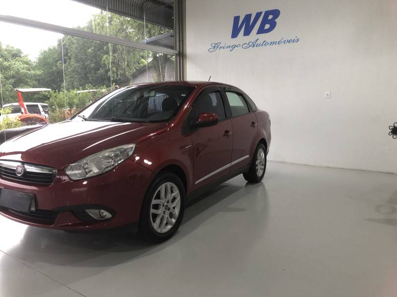 FIAT - SIENA - 2013/2014 - Vermelha - R$ 39.800,00