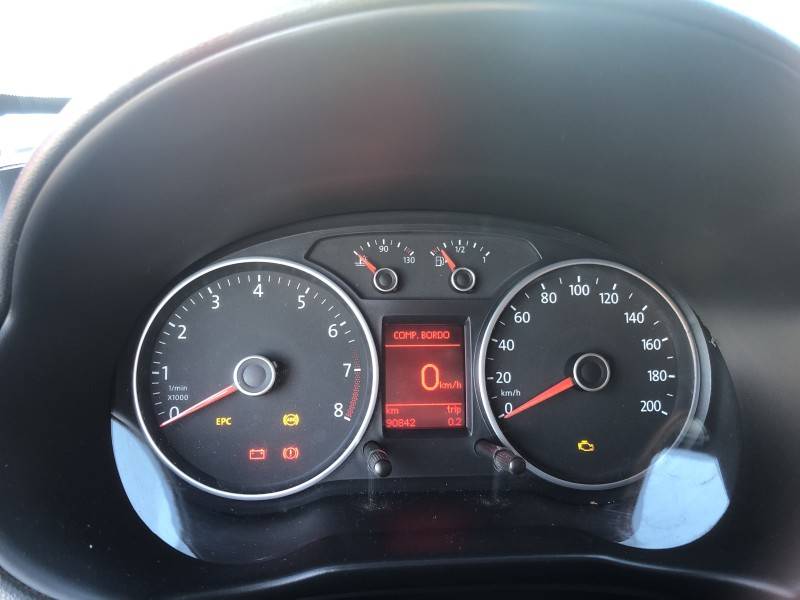VOLKSWAGEN - GOL - 2014/2015 - Vermelha - R$ 42.800,00