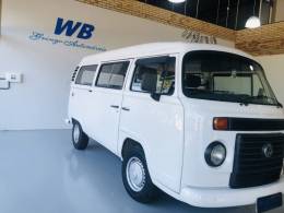 VOLKSWAGEN - KOMBI - 2010/2011 - Branca - R$ 45.800,00