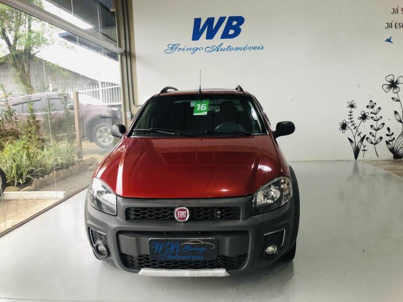 FIAT - STRADA - 2015/2016 - Vermelha - R$ 69.800,00