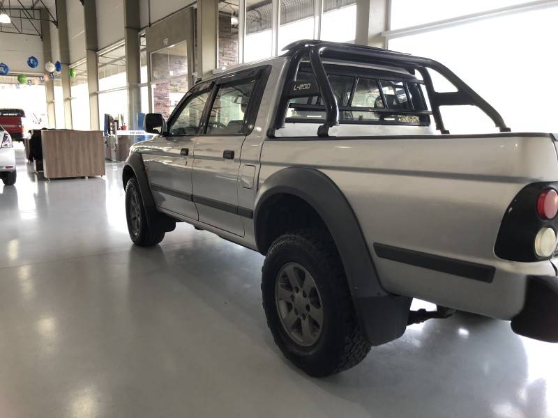 MITSUBISHI - L200 OUTDOOR - 2009/2010 - Prata - R$ 47.800,00