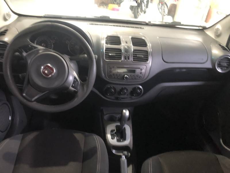 FIAT - SIENA - 2013/2014 - Vermelha - R$ 39.800,00