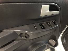 VOLKSWAGEN - CROSSFOX - 2006/2006 - Prata - R$ 31.800,00