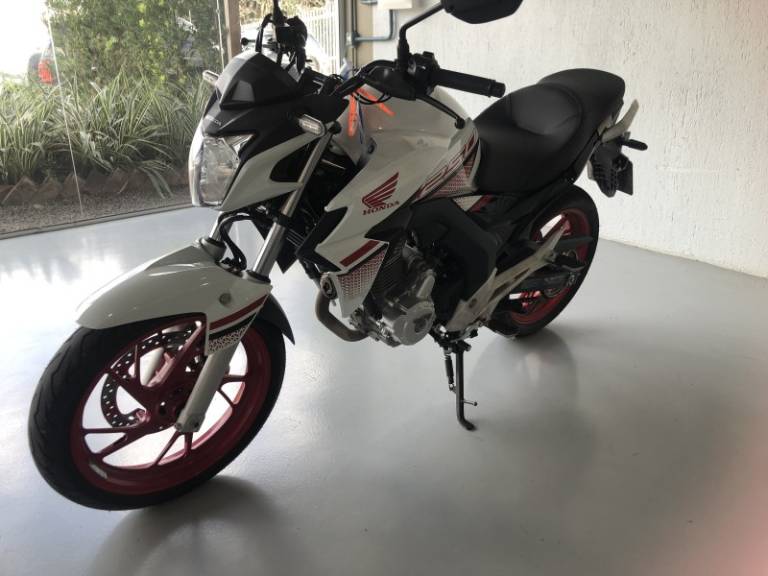 HONDA - CB 250F TWISTER - 2022/2022 - Branca - R$ 22.800,00