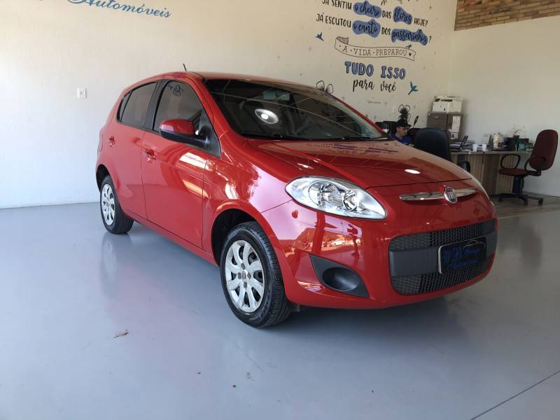 FIAT - PALIO - 2012/2013 - Vermelha - R$ 34.800,00