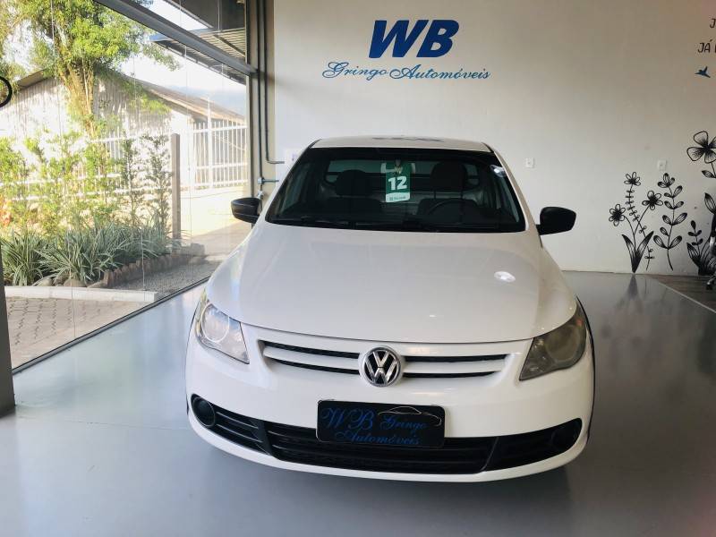 VOLKSWAGEN - SAVEIRO - 2012/2012 - Branca - R$ 40.800,00