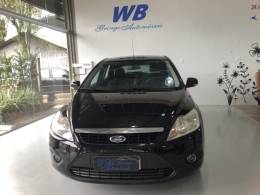 FORD - FOCUS - 2010/2011 - Preta - R$ 42.800,00
