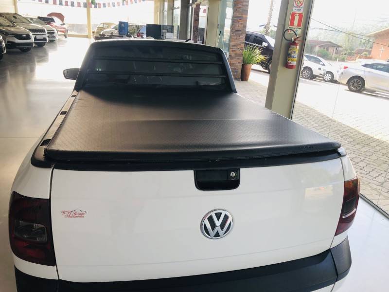 VOLKSWAGEN - SAVEIRO - 2012/2012 - Branca - R$ 40.800,00