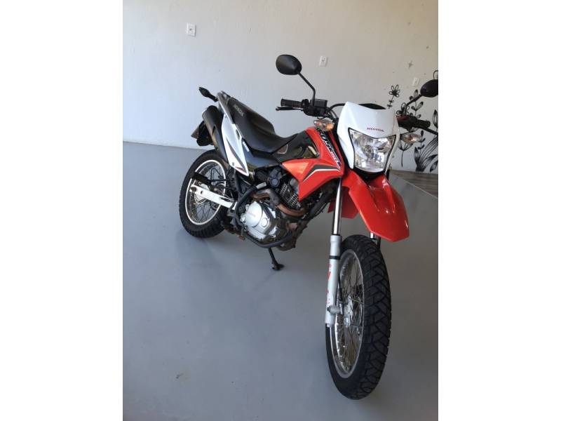 HONDA - NXR 150 - 2013/2014 - Vermelha - R$ 13.800,00