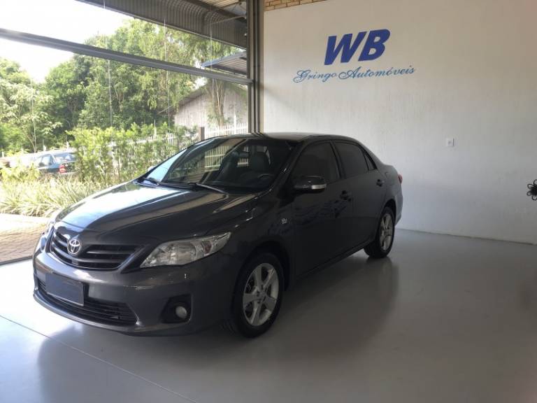 TOYOTA - COROLLA - 2013/2014 - Cinza - R$ 73.800,00