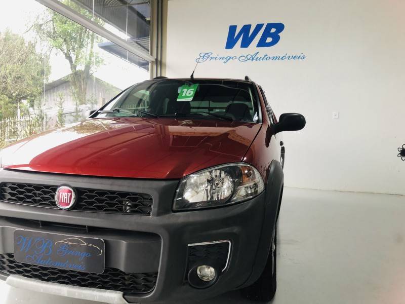 FIAT - STRADA - 2015/2016 - Vermelha - R$ 69.800,00