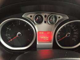 FORD - FOCUS - 2010/2011 - Preta - R$ 42.800,00