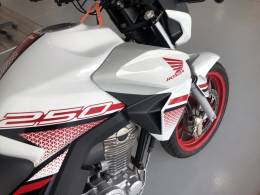 HONDA - CB 250F TWISTER - 2022/2022 - Branca - R$ 22.800,00