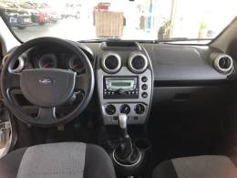 FORD - FIESTA - 2011/2012 - Prata - R$ 36.800,00