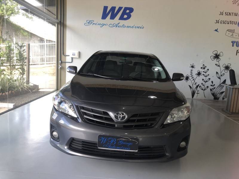 TOYOTA - COROLLA - 2013/2014 - Cinza - R$ 73.800,00