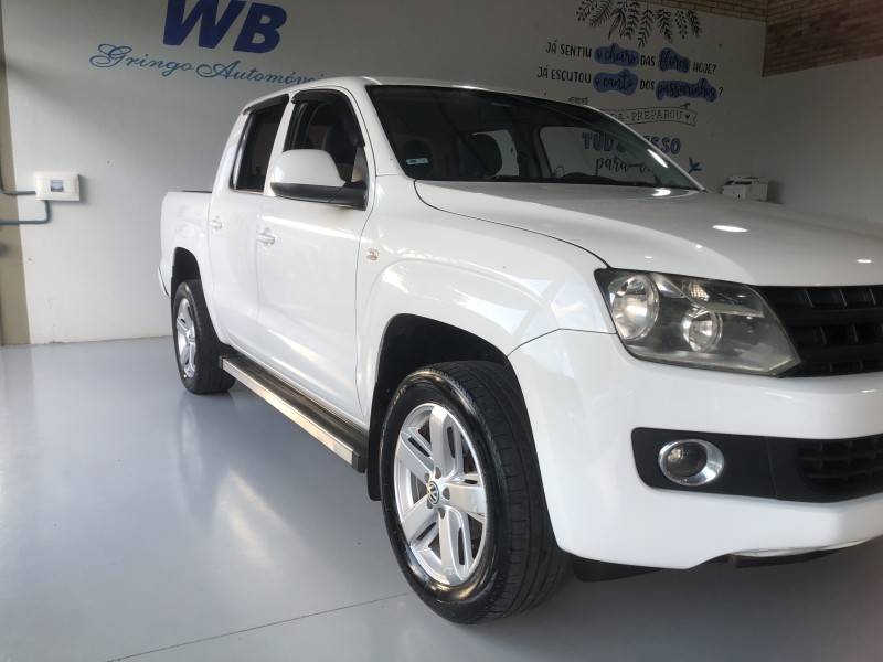 VOLKSWAGEN - AMAROK - 2012/2013 - Branca - R$ 80.800,00