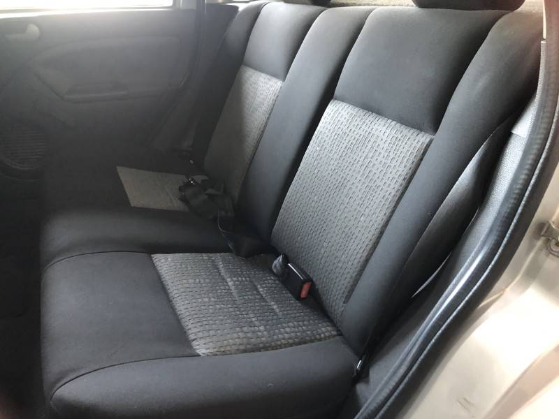 FORD - FIESTA - 2011/2012 - Prata - R$ 36.800,00