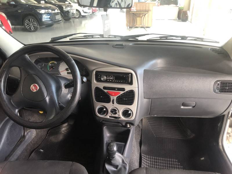 FIAT - PALIO - 2012/2013 - Branca - R$ 31.800,00