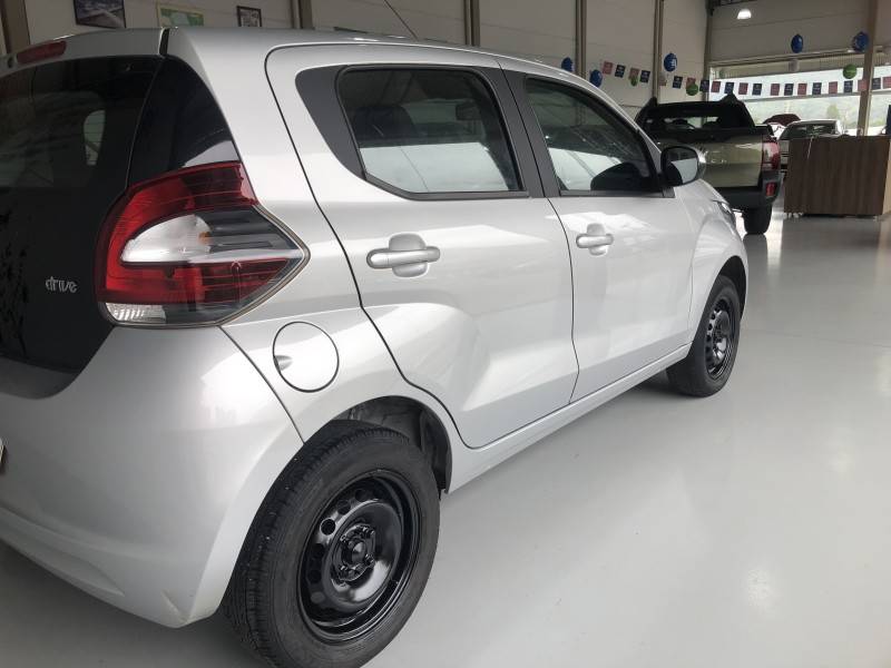 FIAT - MOBI - 2018/2019 - Prata - R$ 46.800,00